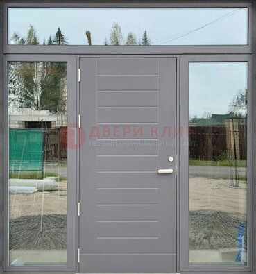 Серая стальная дверь с панелью МДФ и стеклянными фрамугами ДФГ-28 в Бронницах
