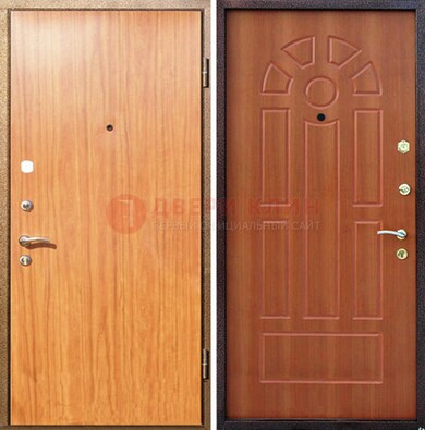 Светлая железная дверь с ламинатом МДФ внутри ДЛ-15 в Бронницах