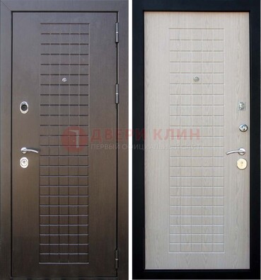 Темная железная дверь с МДФ ДМ-149 для деревянного дома в Бронницах