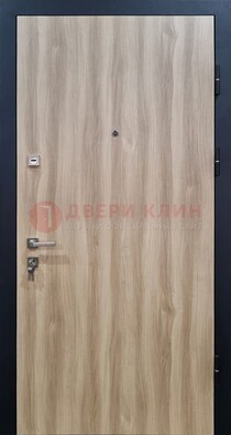 Светлая металлическая дверь с МДФ ДМ-340 в Бронницах