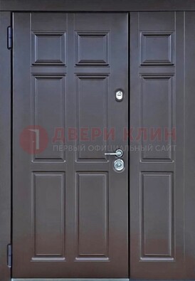 Тёмная двухстворчатая входная дверь для коттеджа с МДФ ДМ-533 в Бронницах