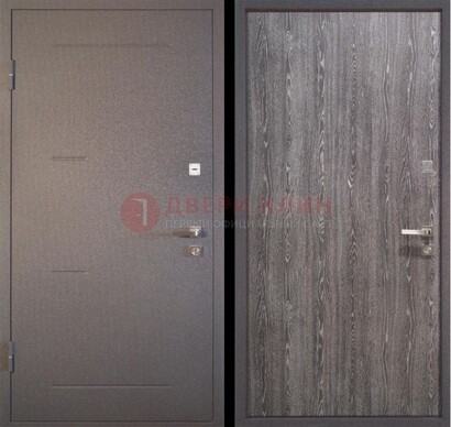 Серая металлическая дверь с порошковым напылением ДП-148 в Мурино
