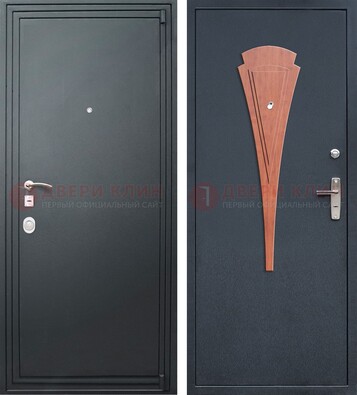 Черная железная дверь с порошковым покрытием и накладкой МДФ внутри ДП-245 в Бронницах