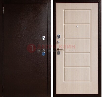 Коричневая металлическая дверь с порошковым окрасом ДП-92 в Бронницах