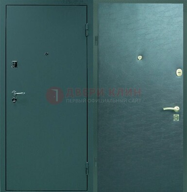 Зеленая стальная дверь с порошковым покрытием ДП-93 в Бронницах
