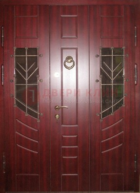 Парадная дверь со вставками из стекла и ковки ДПР-34 в загородный дом в Рязани