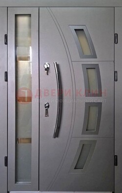 Серая железная дверь для дома со стеклом ДС-17 в Бронницах