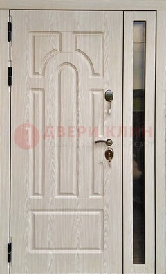 Белая металлическая дверь со стеклом ДС-68 в Бронницах
