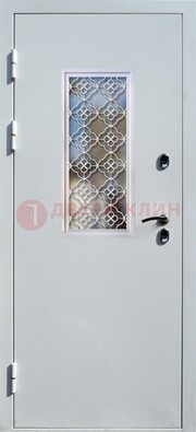 Серая металлическая дверь со стеклом и ковкой ДС-75 в Бронницах