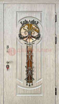 Светлая железная дверь со стеклом ковкой для коттеджа ДСК-134 в Бронницах
