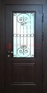 Железная дверь со стеклом и ковкой ДСК-65 для общественных зданий в Бронницах