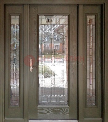 Коричневая стальная дверь с массивом дуба с витражом ВЖ-16 в Бронницах